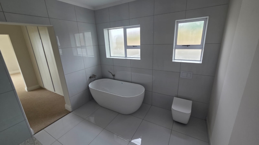 5 Bedroom Property for Sale in Baron View Western Cape